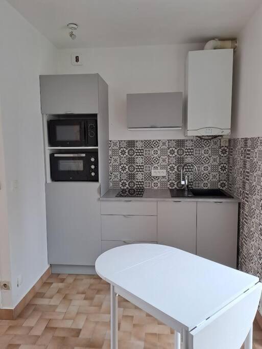 Apartamento Chez Beatrice Saint-Jouan-des-Guérets Exterior foto